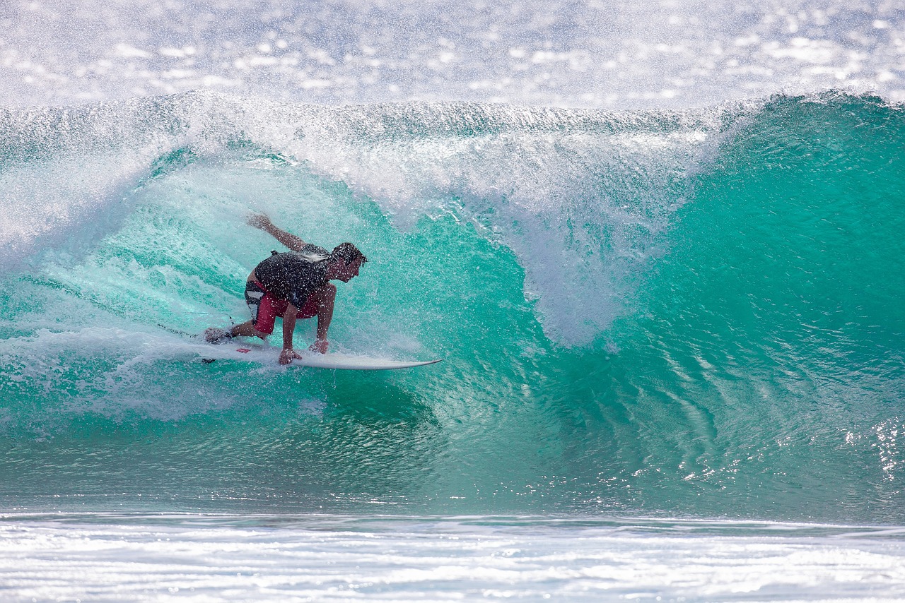 surfing in the algarve